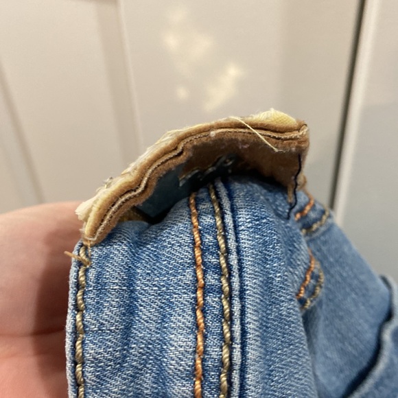 Apple Bottoms Jeans Y2K 7/8 Distressed Bermuda denim shorts ๐ - Picture 9 of 17